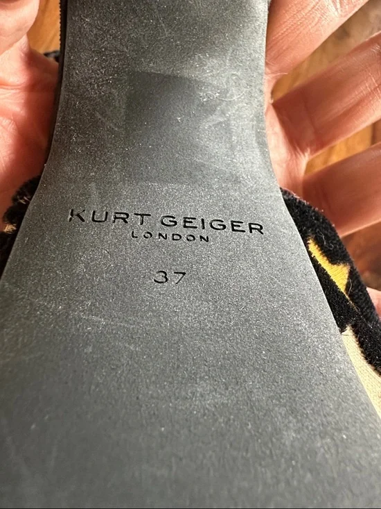 Kurt Geiger Black Velvet Star-Print Platform Heels - Picture 8 of 8